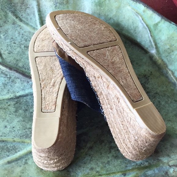 White Mountain sandals - Picture 4 of 5